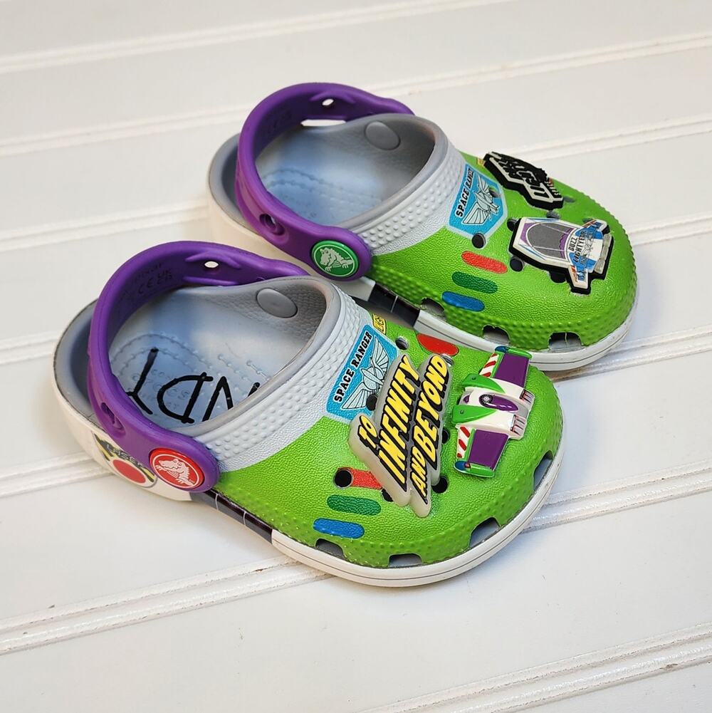 Crocs Toddler Disney Pixar Toy Story Buzz Lightyear Clogs Size 6 Green & Gray
